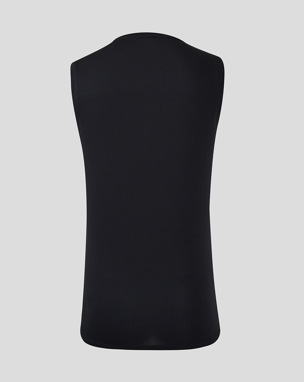 Back view of black Saracens training vest