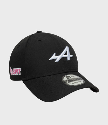 Black New Era Estretch Snapential 9Forty cap with white embroidered logo on the front panel