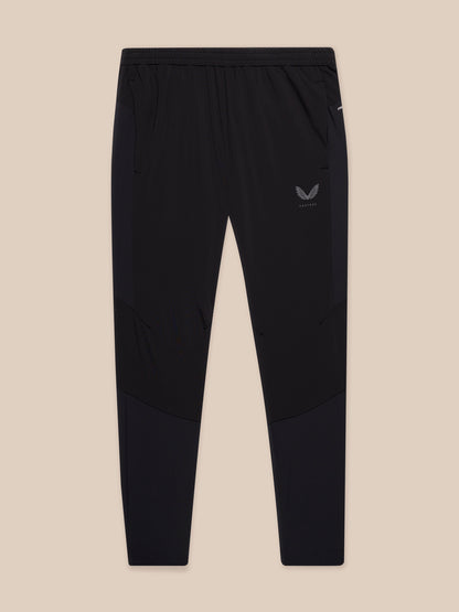 Flow Training Joggers in black with a paneled silhouette and the Castore logo on the left thigh.