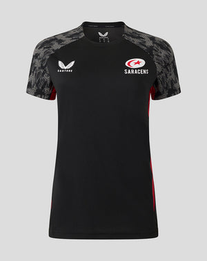 Saracens training short sleeve tee in black with gray textured sleeves and crest on chest.