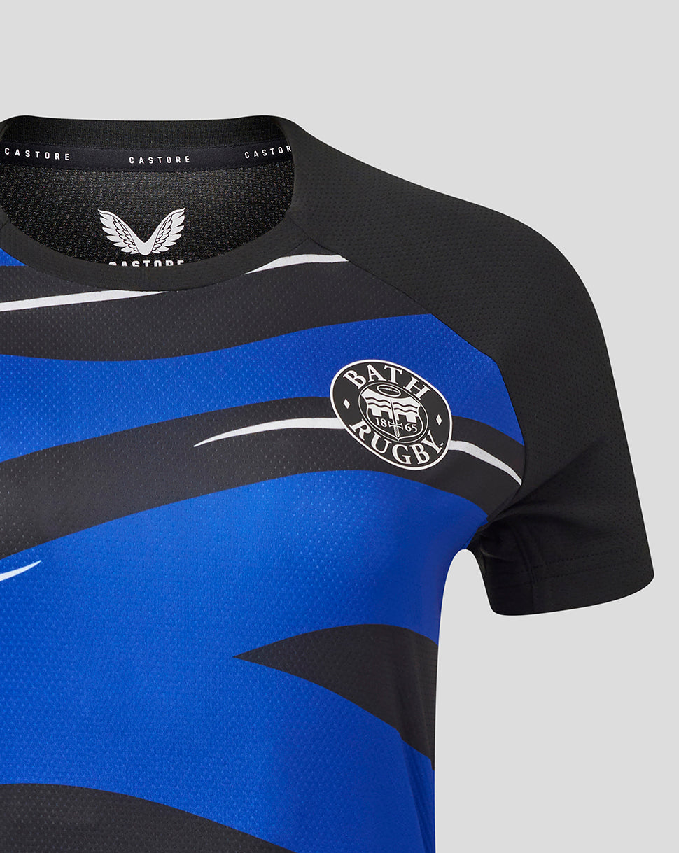 Bath Rugby women's graphic pack tee close up showing blue and black stripes and Bath crest.