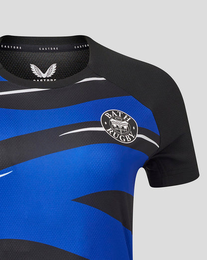 Bath Rugby women's graphic pack tee close up showing blue and black stripes and Bath crest.