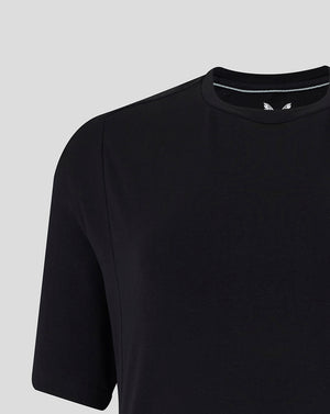 Close-up of the black Bath Rugby T-shirt neckline and shoulder seam
