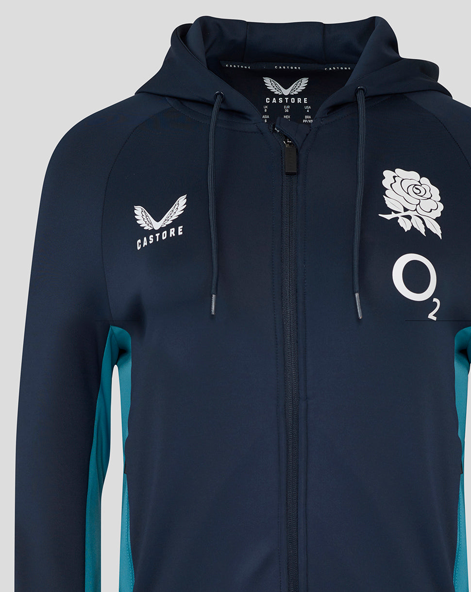Close-up of chest area showing the rose crest and O2 logo on the right and Castore logo on the left