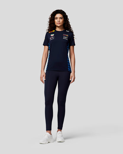 Front view of a woman wearing the Oracle Red Bull Racing Teamline Set Up T Shirt in Night Sky with side mesh panels