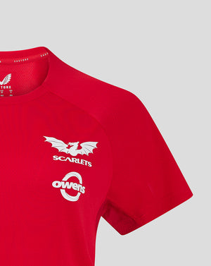 Close up of red Scarlets Women's 24/25 Pro Players T Shirt chest featuring Scarlets crest and Owens sponsor