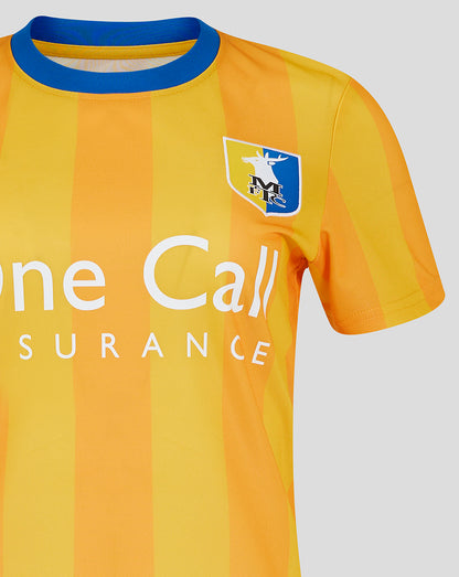 Close up of the back of the yellow striped Mansfield home shirt showing a crest patch on the upper back