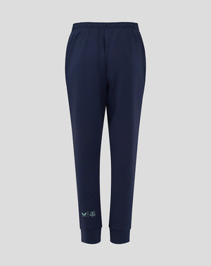 Back view of navy Everton 24/25 junior travel pant with an elastic waistband.