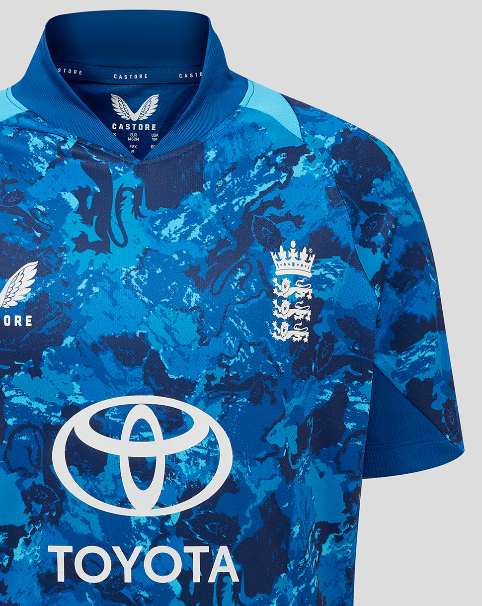 Close up of blue camouflage ODI shirt focusing on the collar and chest England crest.