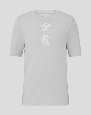 Front view of light gray Rangers Junior 25/26 presentation logo tee with Umbro logo and club crest