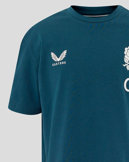Close up of chest on teal T shirt showing white rose crest and O2 sponsor logo