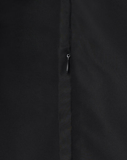 Close-up of the front zipper on the black Leicester Tigers Junior jacket