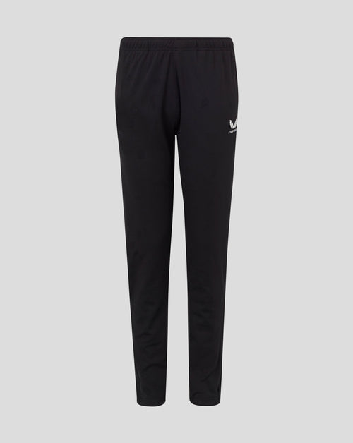 Back view of black Junior Slim Fit Pant with Castore logo on the right hip
