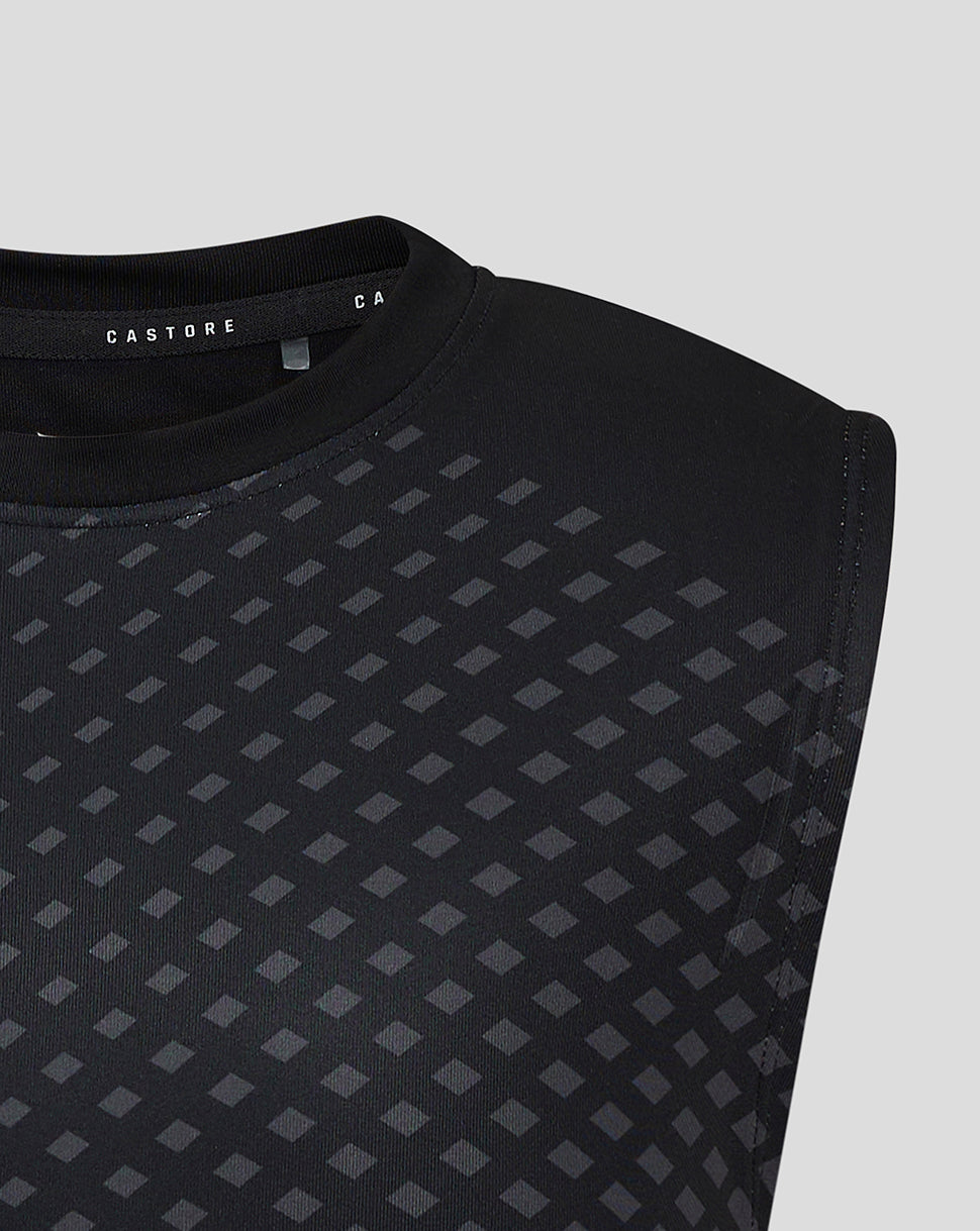 Neckline and shoulder close up of Geometric Printed ss Training Tee in Caviar Phantom