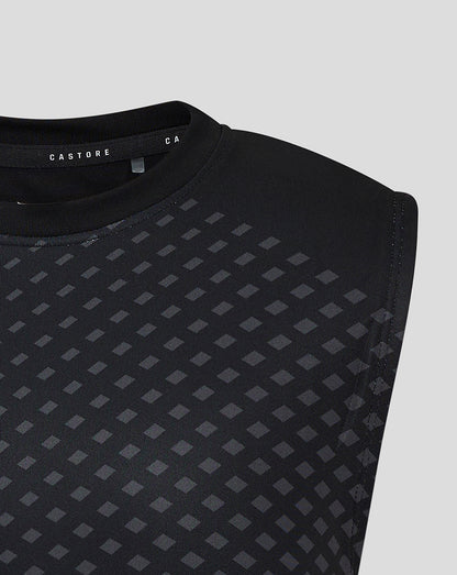 Neckline and shoulder close up of Geometric Printed ss Training Tee in Caviar Phantom