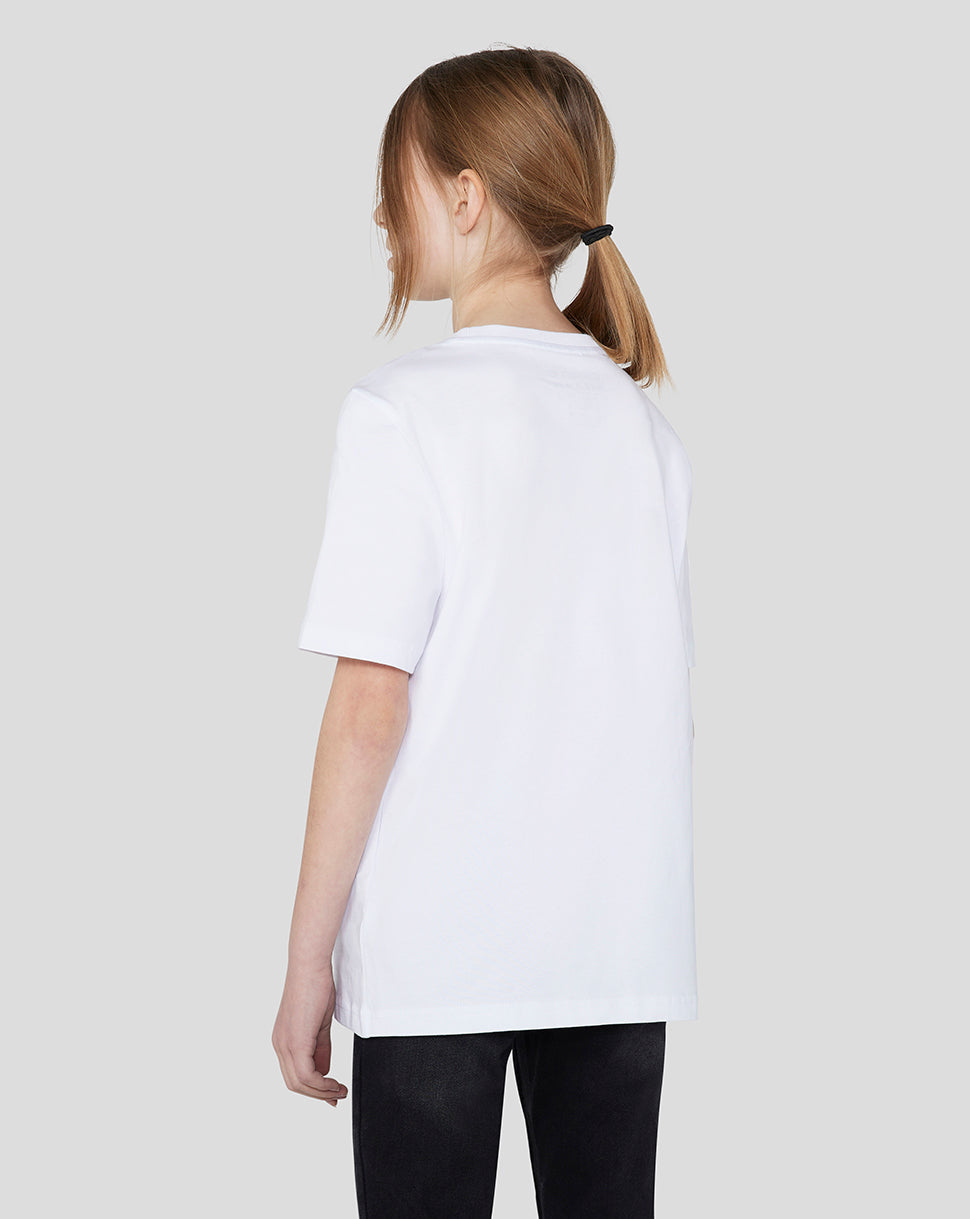 Girl with ponytail in white Oracle Red Bull Racing T shirt seen from the back