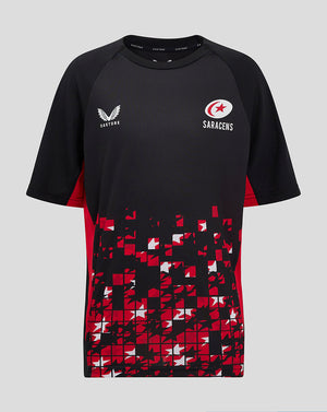 Front view of Saracens Junior 24/25 Matchday tee in black with red panels and pixelated hem pattern, showing the Saracens crest and Castore logo.