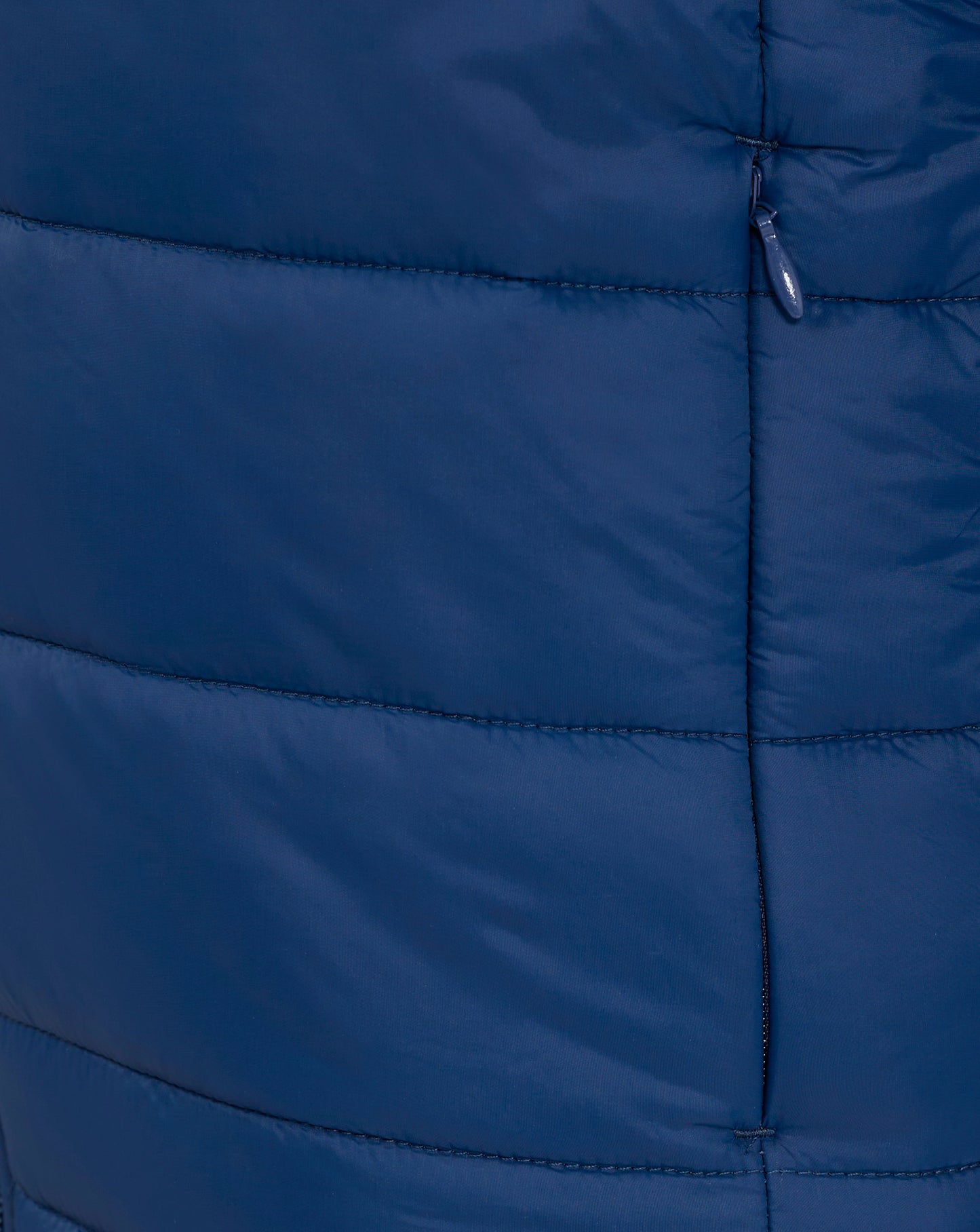Close up of zipper and quilted panel on navy Rangers Junior core fan puffer jacket