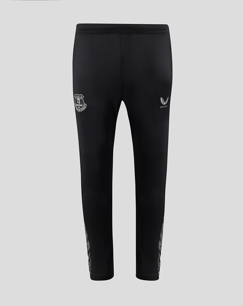 Back view of black Everton knit pants with the club crest on the left thigh and Castore logo on the right thigh
