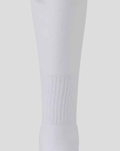 Close-up of white Bath Rugby Junior Away Sock knit texture around the calf and ankle