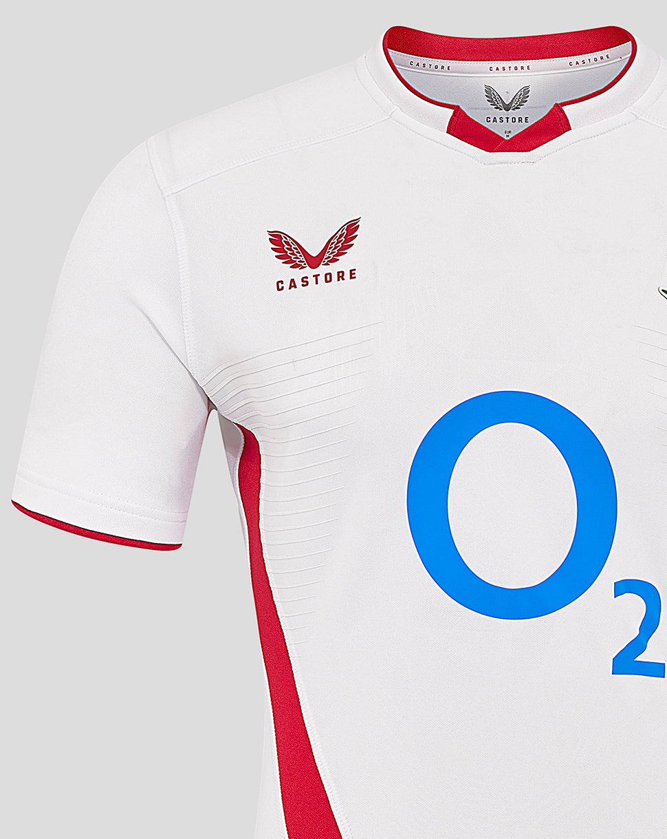 Close-up of the front chest area showing the Rose crest and O2 sponsor on the white England Rugby shirt.