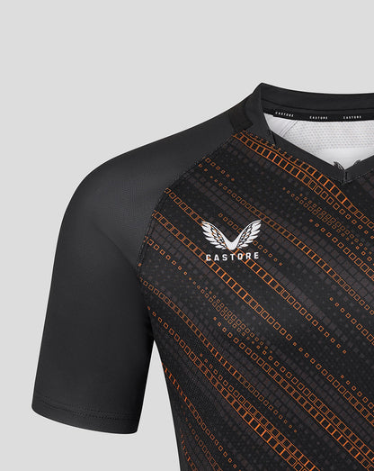 Front detail of Leicester Tigers Men's 25/26 Warm Up Jersey showing Castore branding and orange diagonal pattern