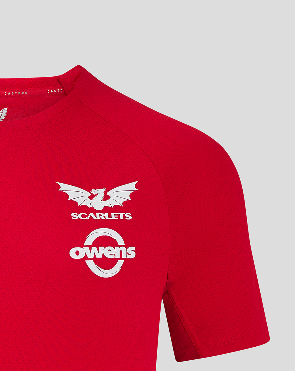 Red Scarlets Pro Players short sleeve T shirt with white Scarlets crest on the left chest and Castore logo on the right chest.