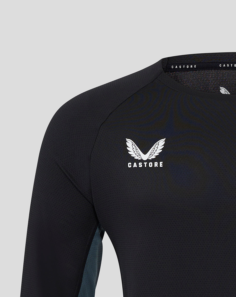 White Castore logo on the left chest of the black Saracens training tee