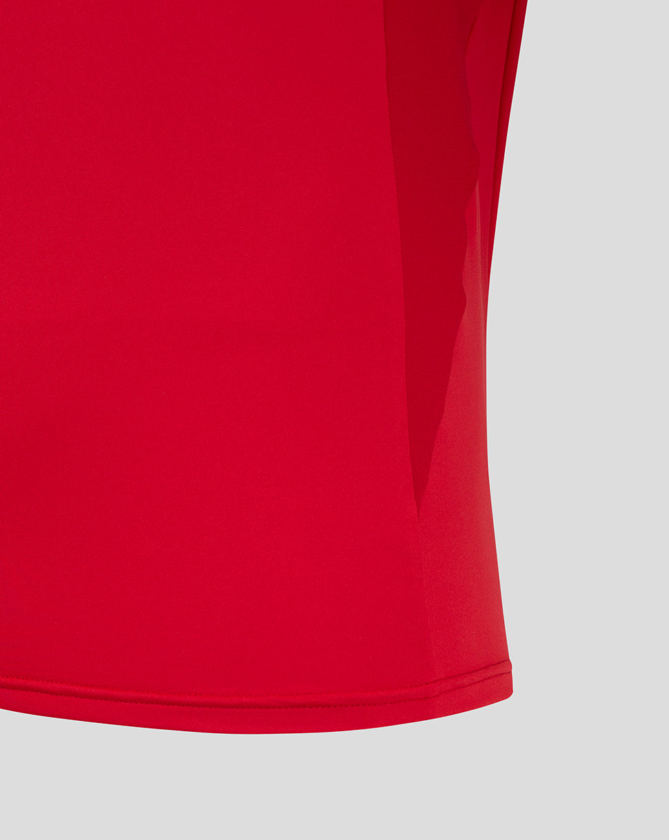 Hem detail of red Saracens training midlayer with neat stitching