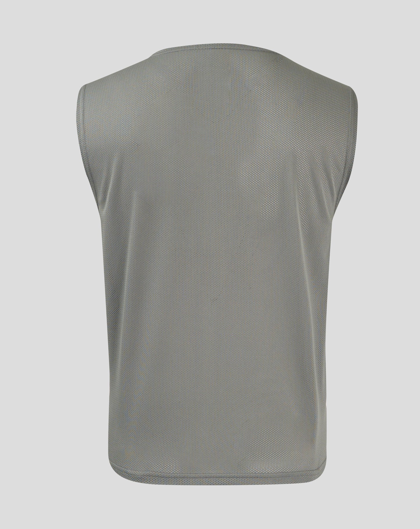 Back view of a unisex sharkskin training bib in mesh fabric with a scoop neckline