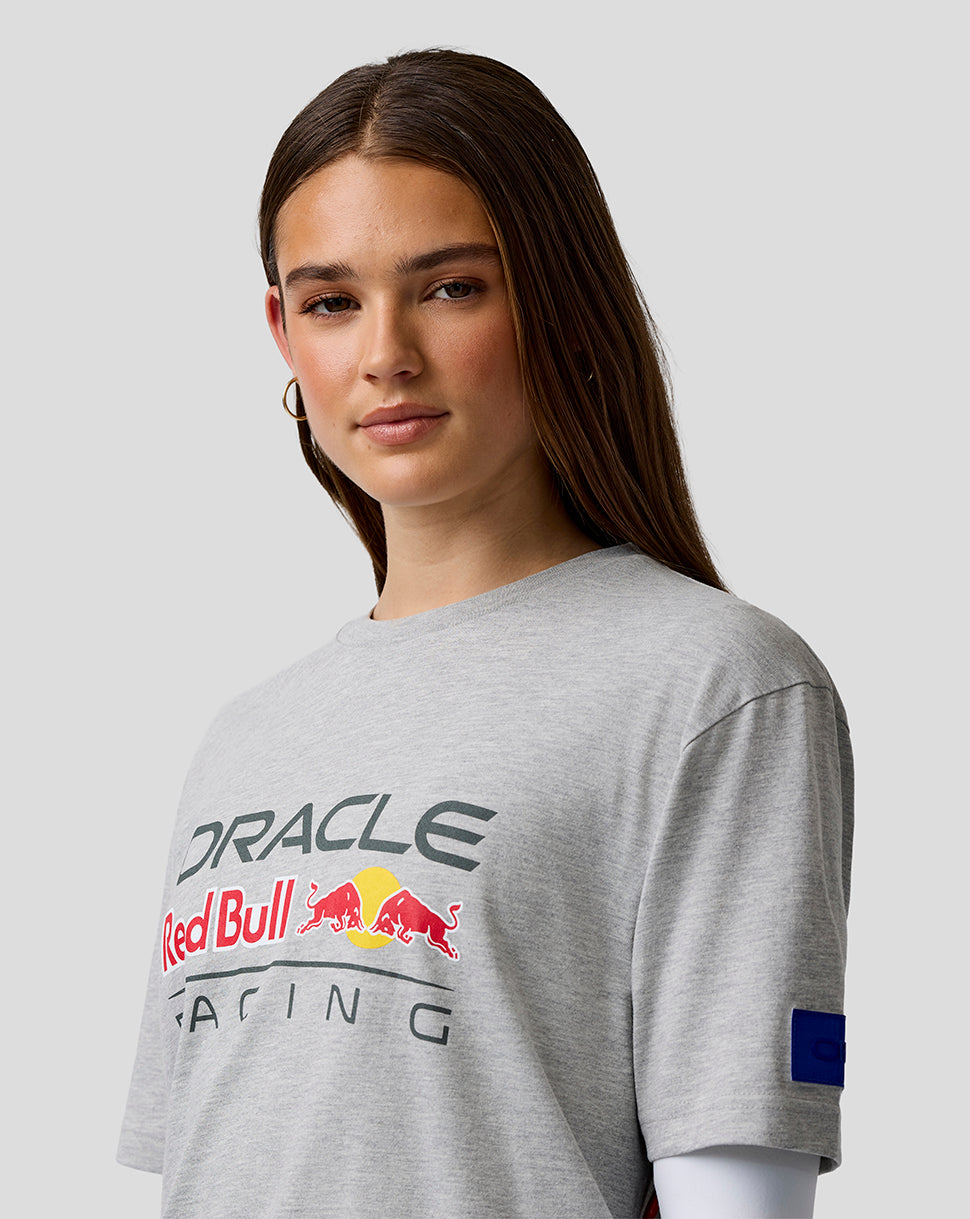 Person wearing a gray t-shirt with Oracle Red Bull Racing logo on a light gray background