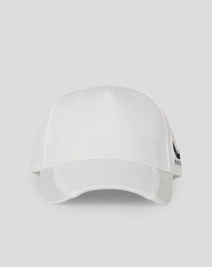 White five-panel cap with curved brim and Castore logo embroidered on the side.